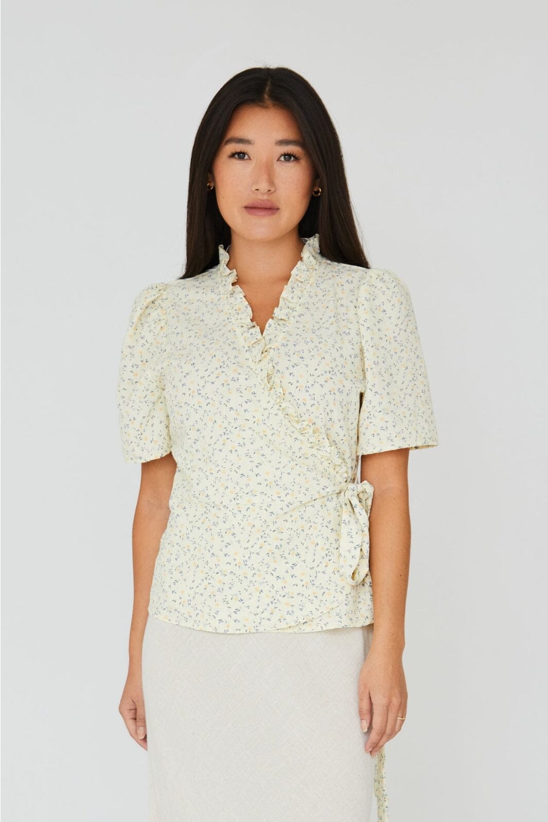 A-View - Peony Wrap Blouse - 079 Light Yellow Bluser 