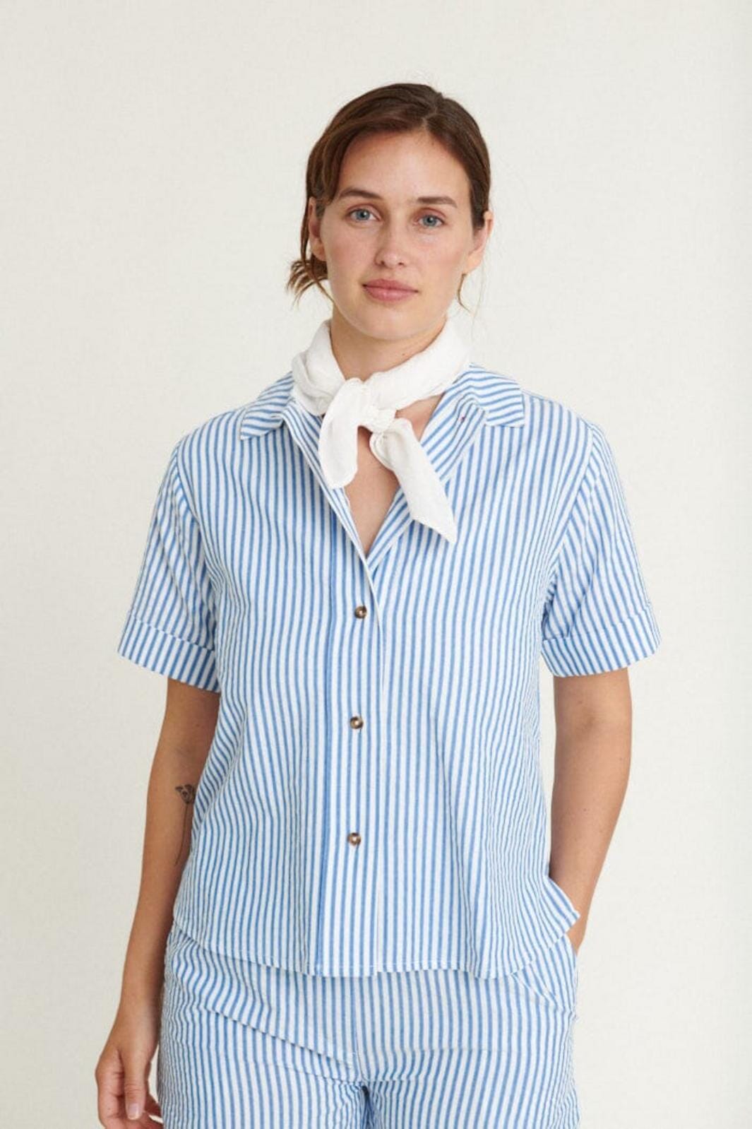 Basic Apparel - Anisse Ss Shirt Gots - 566 Limoges/Bright White Skjorter 