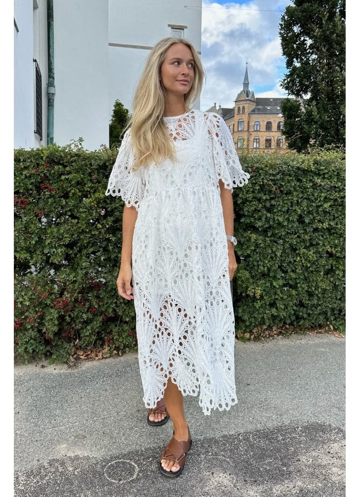 BYIC - Melia Midi Lace Dress - White Kjoler 