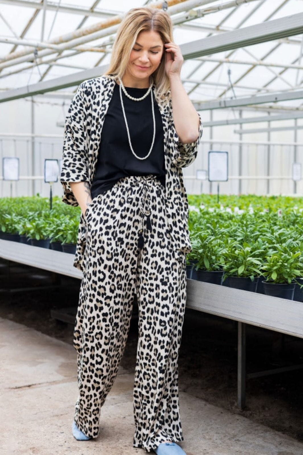 Forudbestilling - Black Colour - Bcluna Straight Pant - Lt. Leopard Bukser 