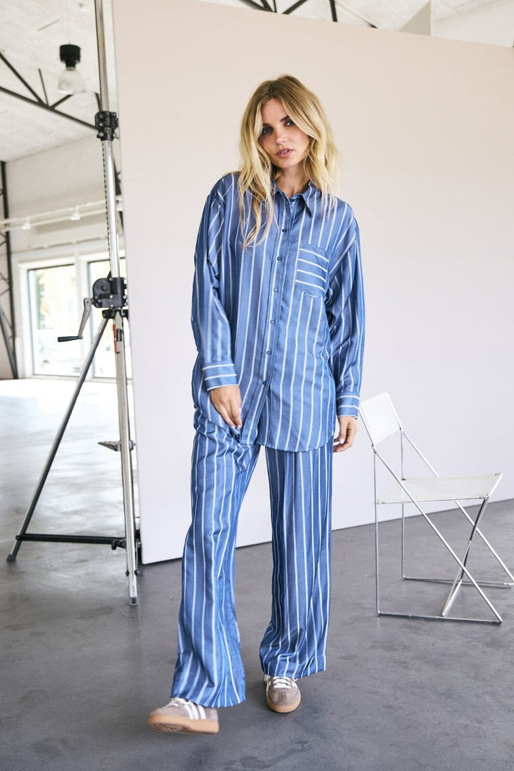 Forudbestilling - Co´couture - Suecc Stripe Oversize Shirt 35696 - 552 Denim Blue