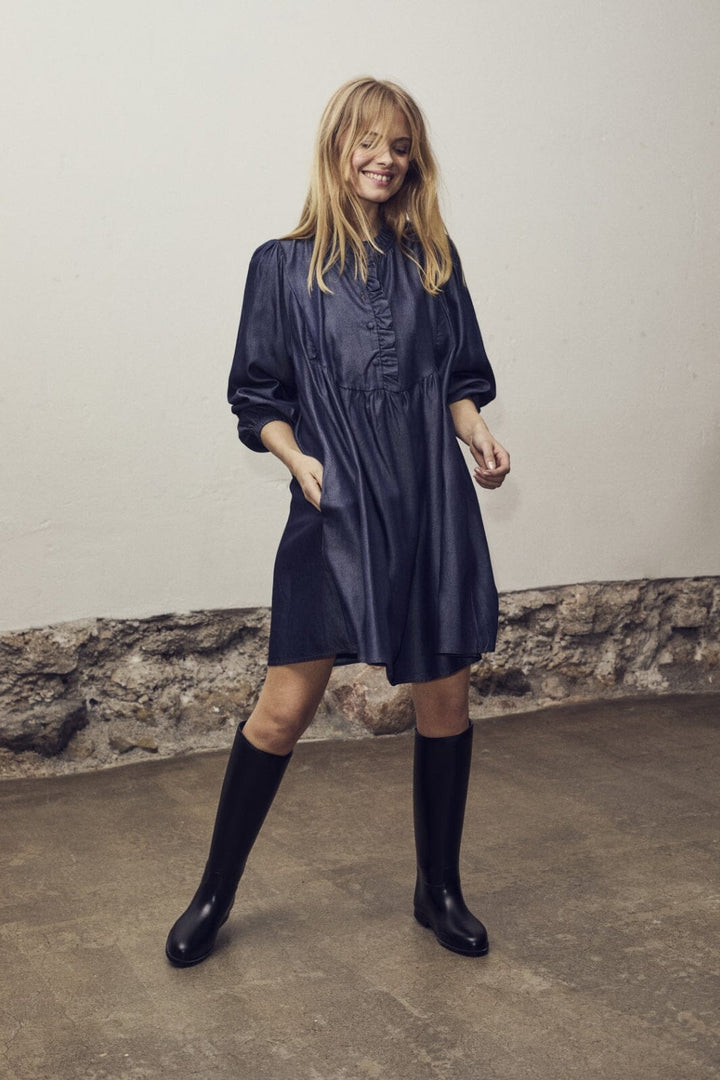 Forudbestilling - Co´couture - Tituscc Denim Dress 36300 - 555 Dark Denim Kjoler 