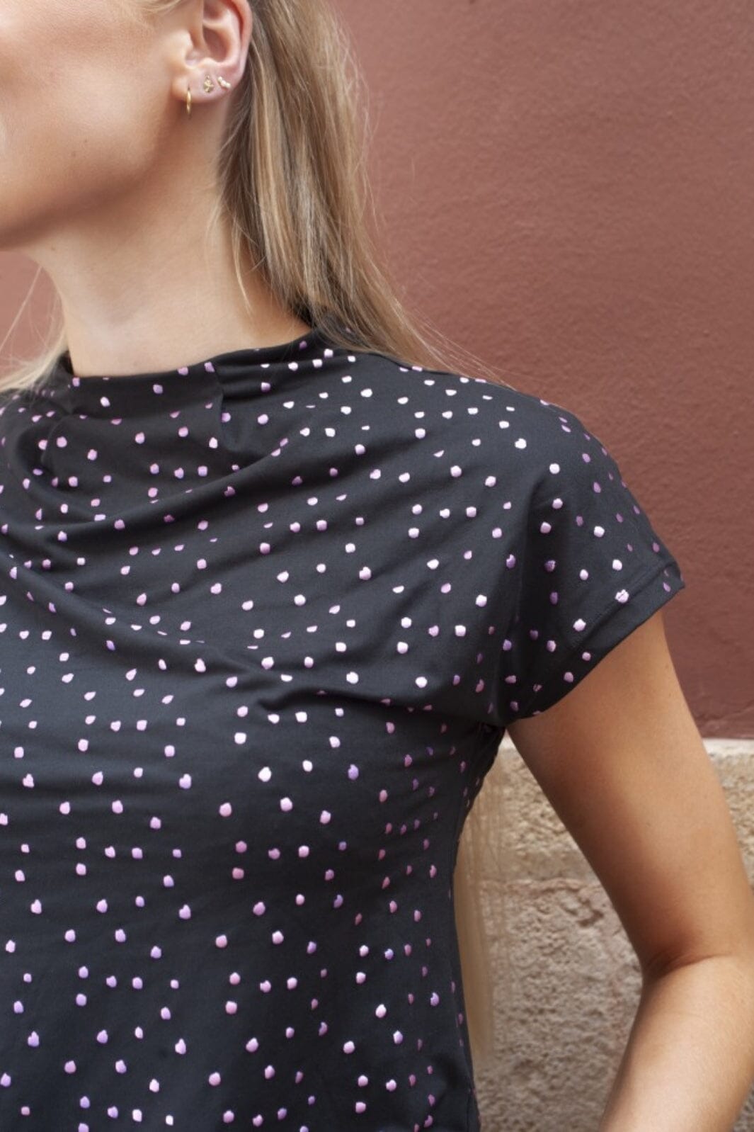 Forudbestilling - Liberte - Alma-Top - Black Pink Holographic Dot