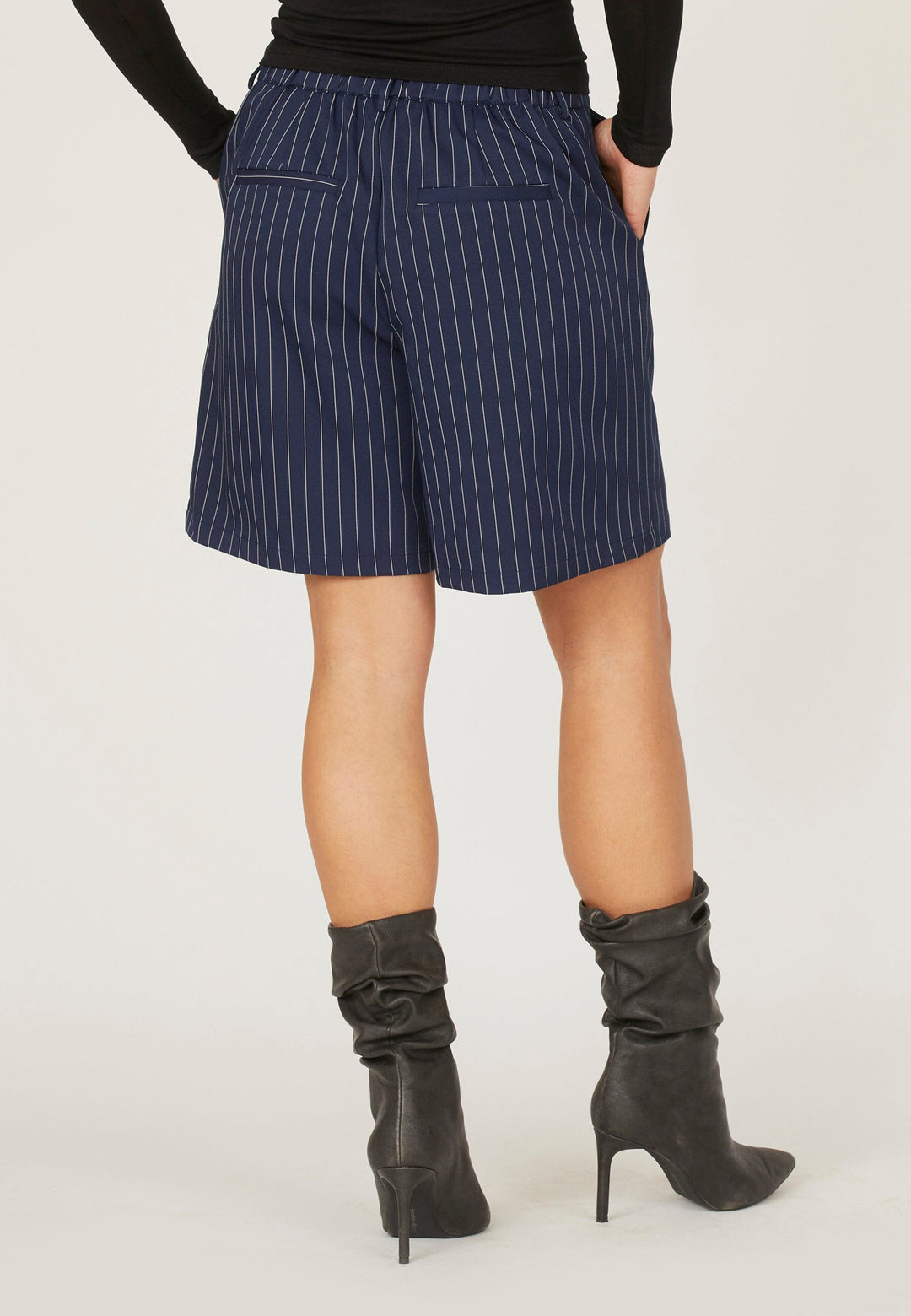 Forudbestilling - Love & Divine - Love1122 - 831 Navy/Cream Shorts 