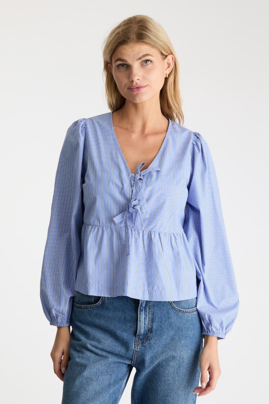 Forudbestilling - Neo Noir - Esmée Stripe Blouse - Blue Bluser 