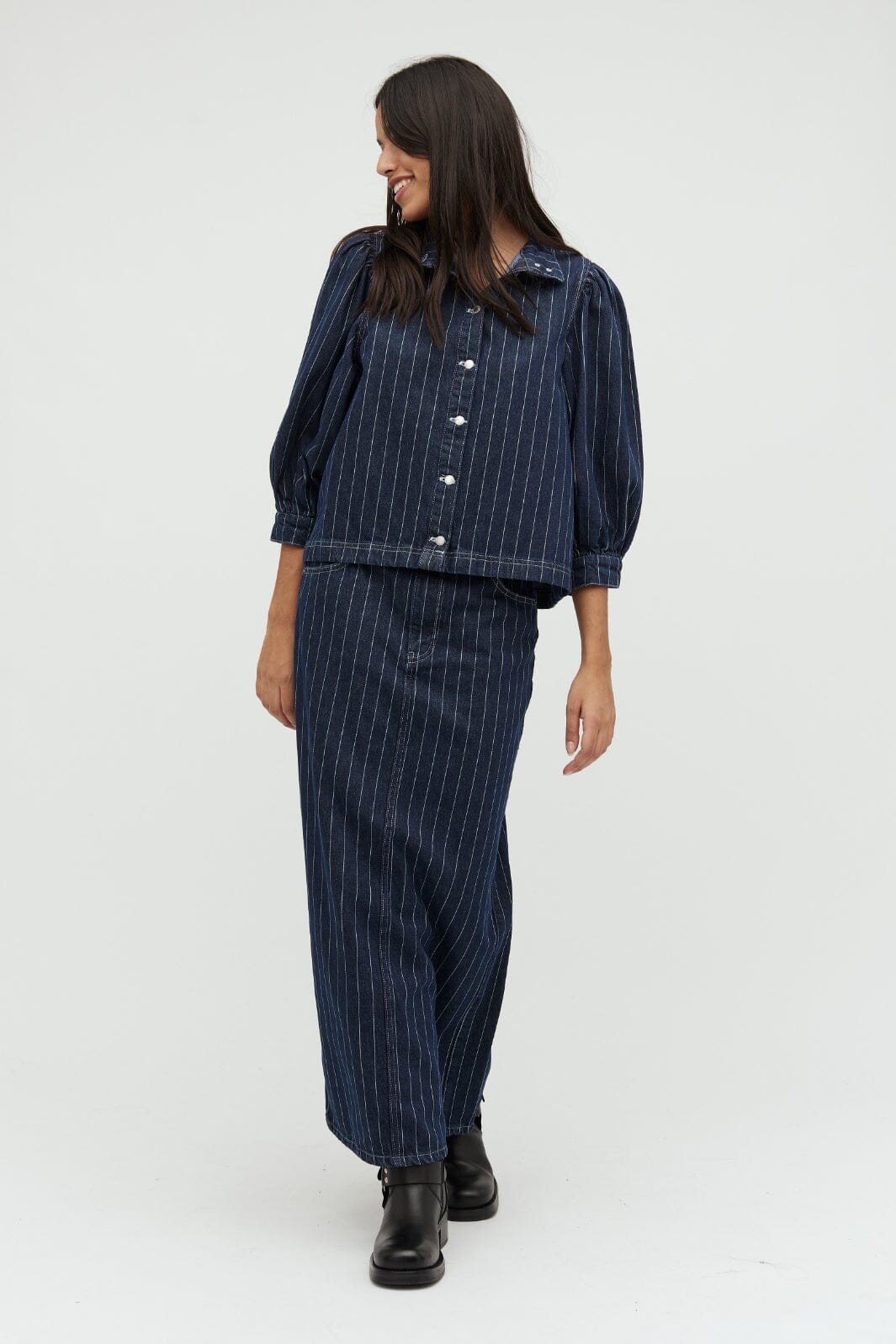 Global Funk - Joance-G - 608 Navy Pinstripe Nederdele 