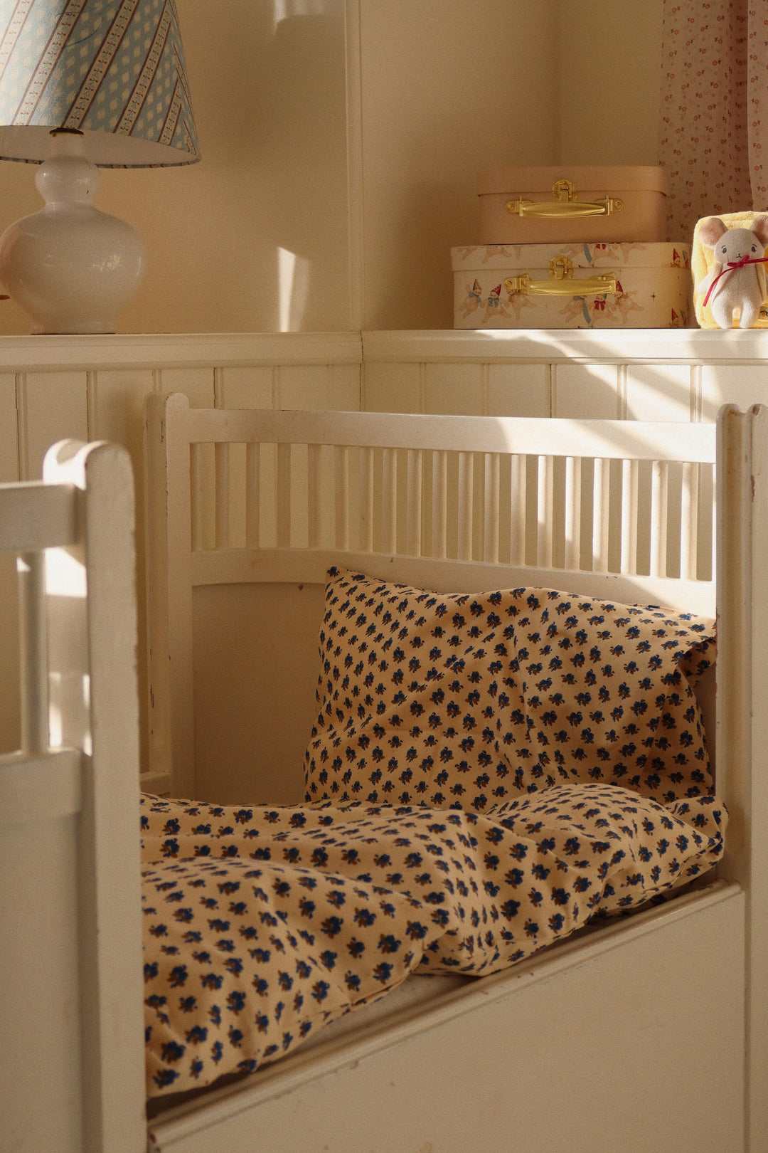 Konges Sløjd - Baby Bedding Gotsks102164 - Piccoloblu Sengetøj 