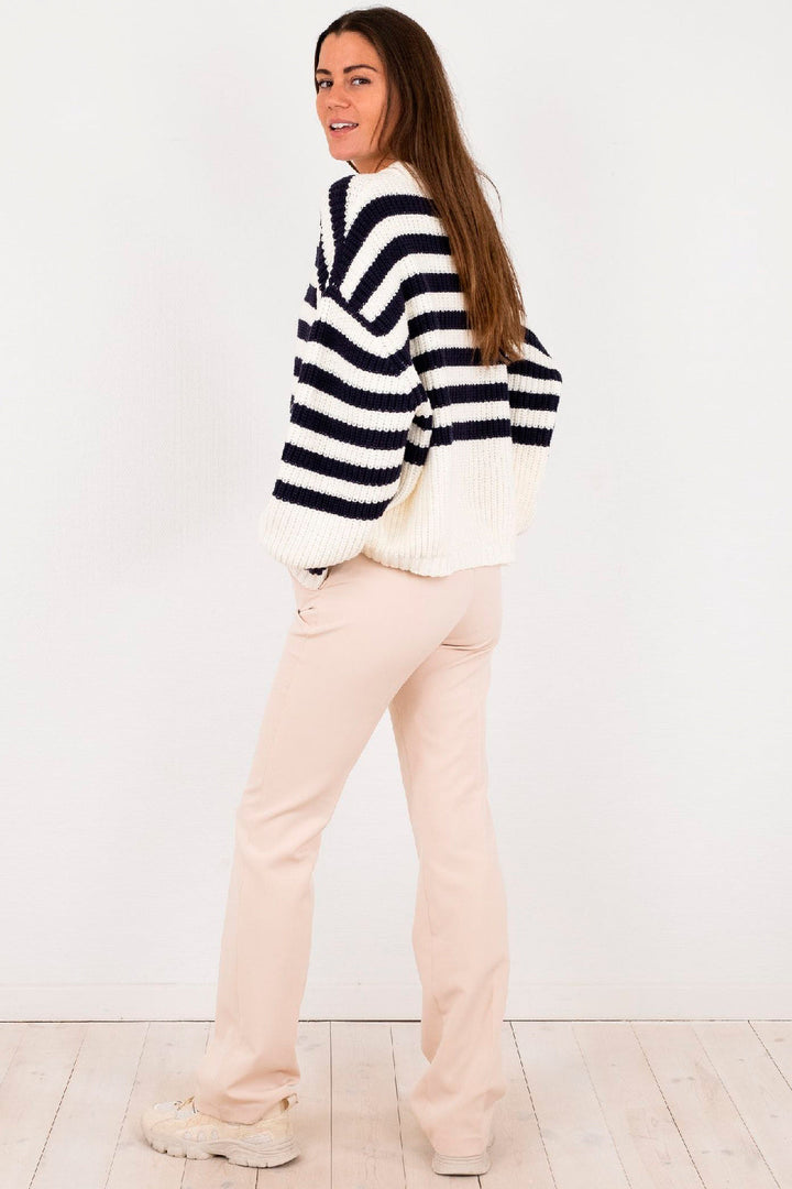 Neo Noir - Dakota Stripe Knit Blouse - Navy Strikbluser 