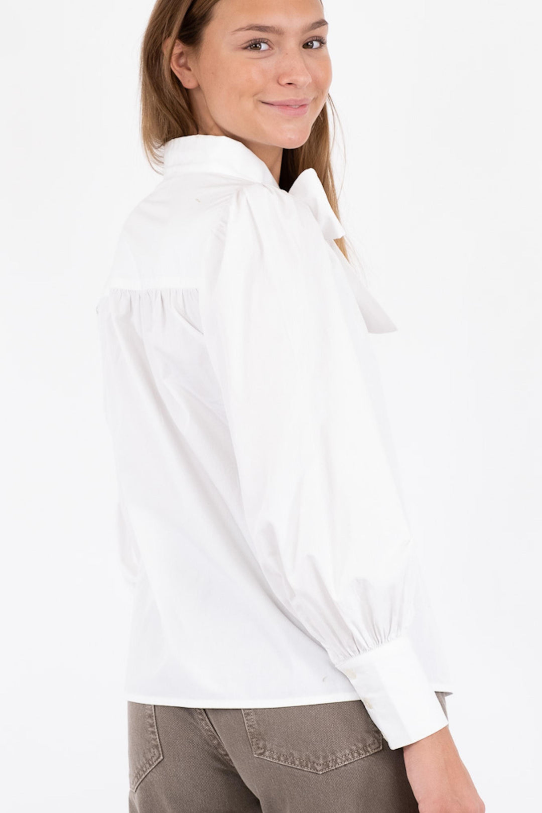 Neo Noir - Jaz Bow C Poplin Blouse - White