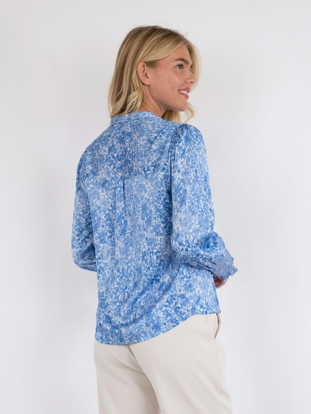 Neo Noir - Landa Blooming Dot Blouse - Blue