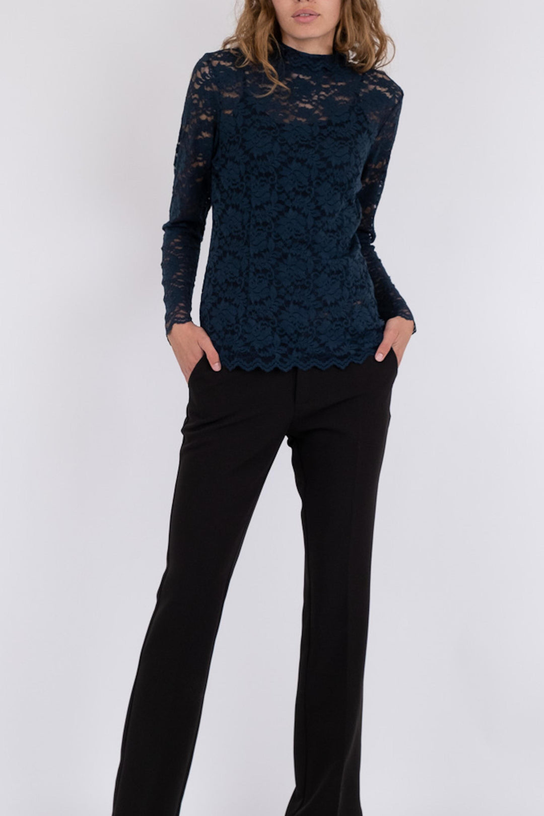 Neo Noir - Liza Laceflower Blouse - Navy