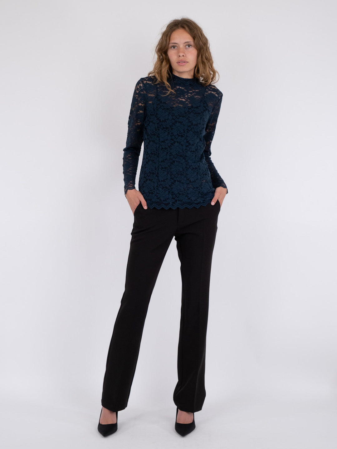 Neo Noir - Liza Laceflower Blouse - Navy