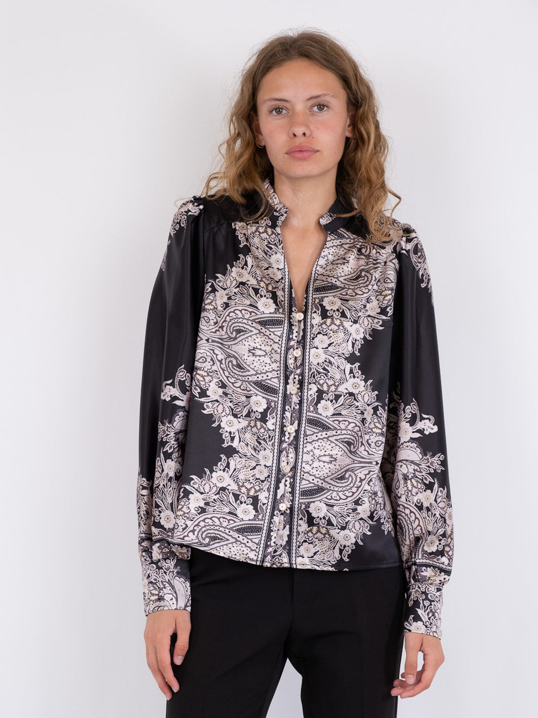 Neo Noir - Massima Paisley Border Blouse - Black