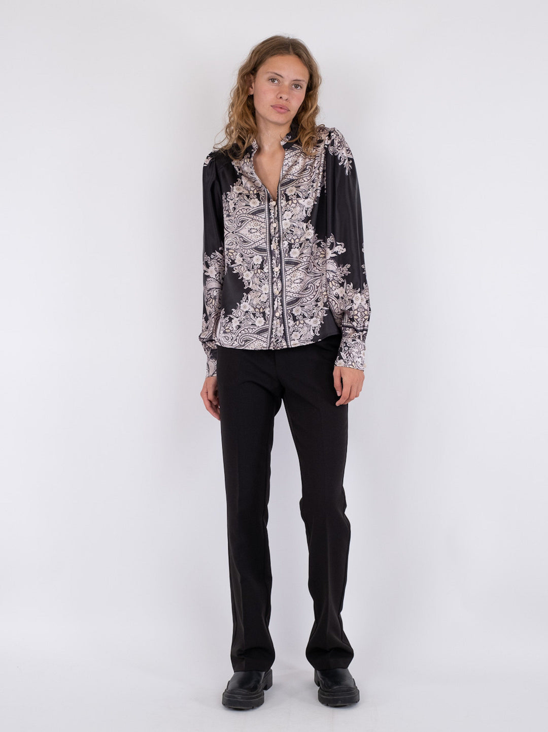 Neo Noir - Massima Paisley Border Blouse - Black