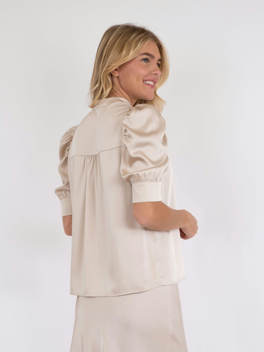 Neo Noir - Roella Heavy Sateen Blouse - Champagne