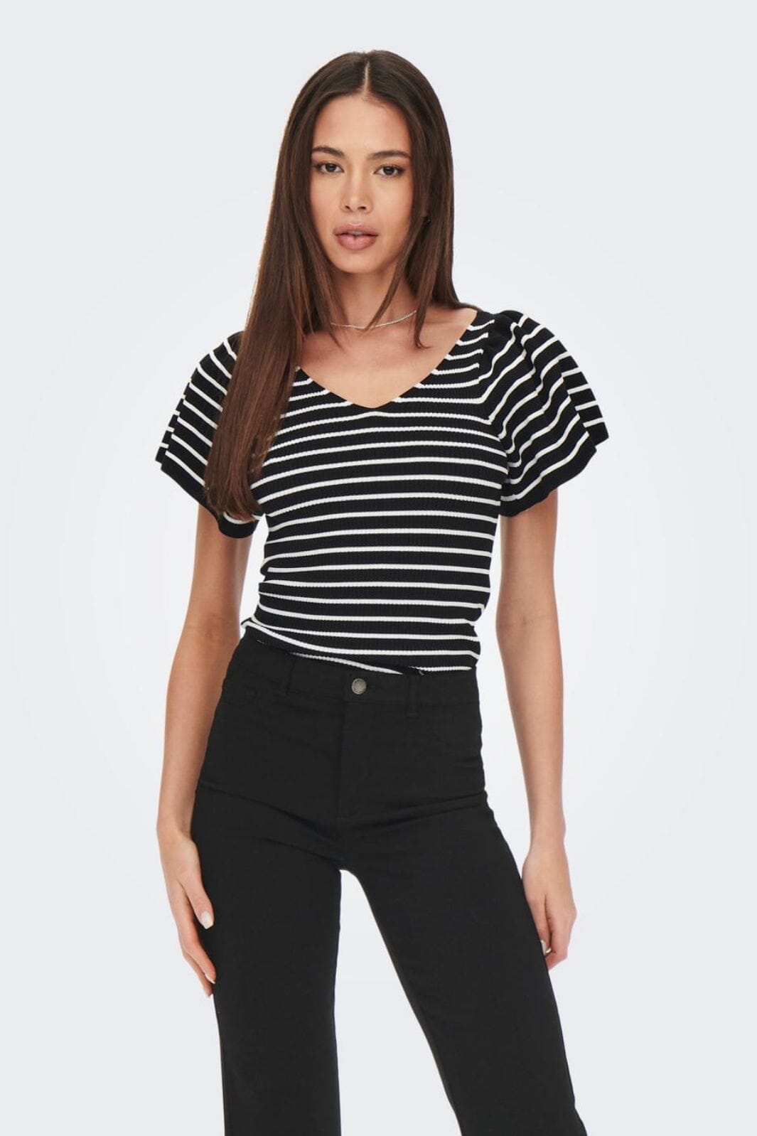 Only - Onlleelo Stripe Ss Back V-Neck Knt - 4127645 Black Cloud Dancer T-shirts 