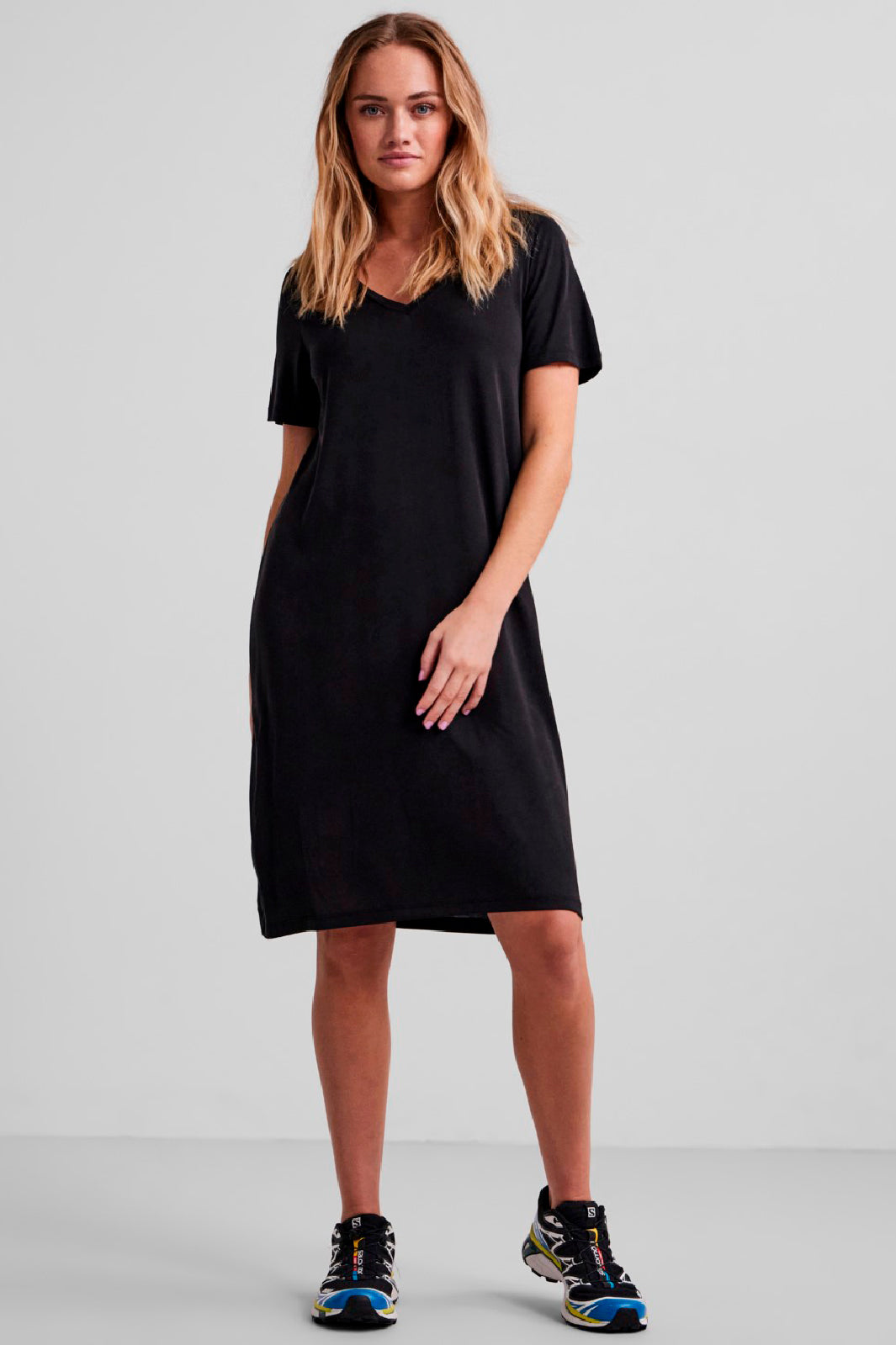 Pieces - PcKamala Ss Tee V-Neck Dress - Black Kjoler 