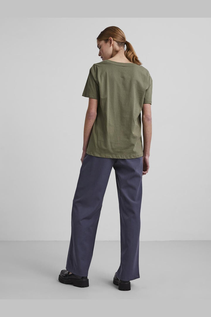 Pieces - Pcria Ss V-Neck Solid Tee - 3783308 Deep Lichen Green